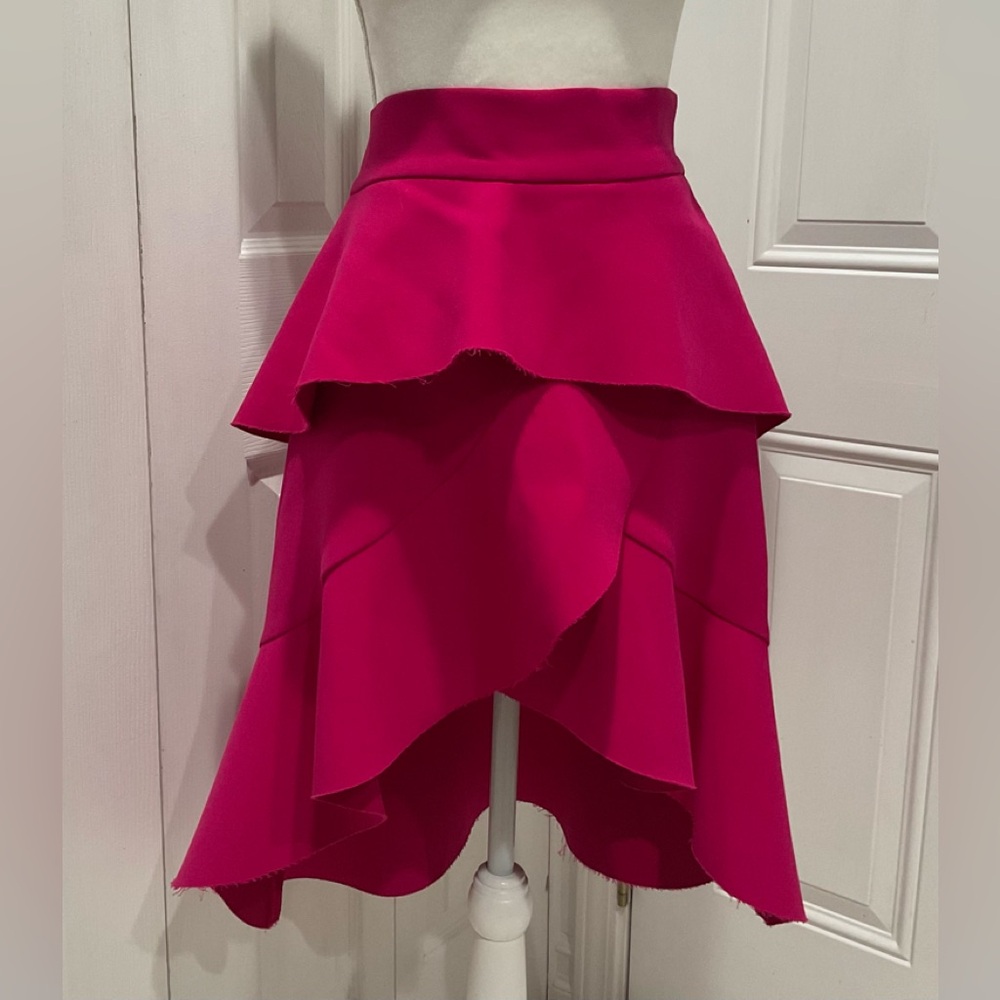 🍏🍏 ZARA Women’s Bright Raspberry High Low Ruffled, Raw Hem Skirt, M